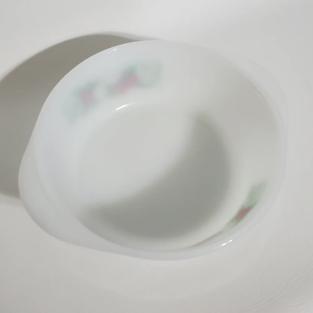 Glasbake Strawberry Casserole Milk Glass 2 quart Baking Dish - Picture 5 of 8